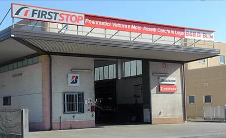 Centro First Stop Gommista B&B